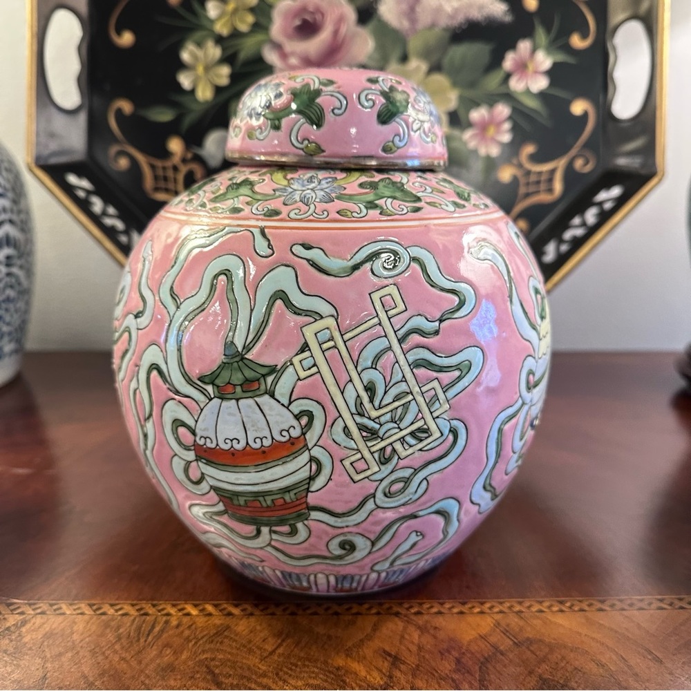 Ginger Jar with symbols from the Qing Dynasty Tongzhi period.